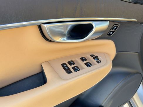 Certified 2024 Volvo XC90 B6 Ultimate w/ Protection Package Premier image 13