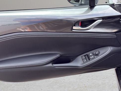 Used 2023 MAZDA MX-5 Miata Grand Touring RWD image 10