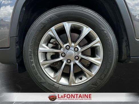 Used 2021 Jeep Cherokee Latitude Lux AWD/4WD image 32