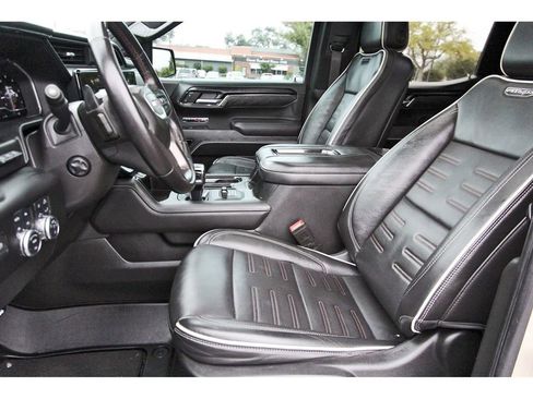 Used 2022 GMC Sierra 1500 AT4X image 30