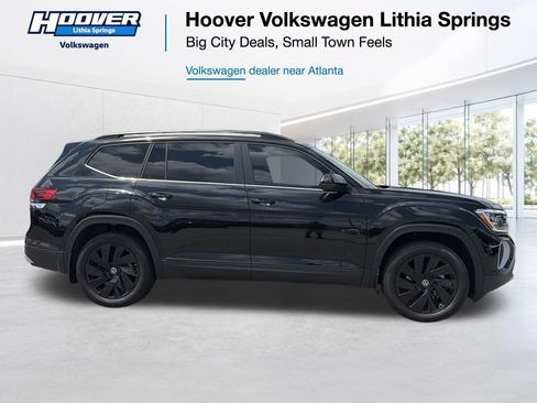 Certified 2026 Volkswagen Atlas SE w/ Panoramic Sunroof Package FWD image 29