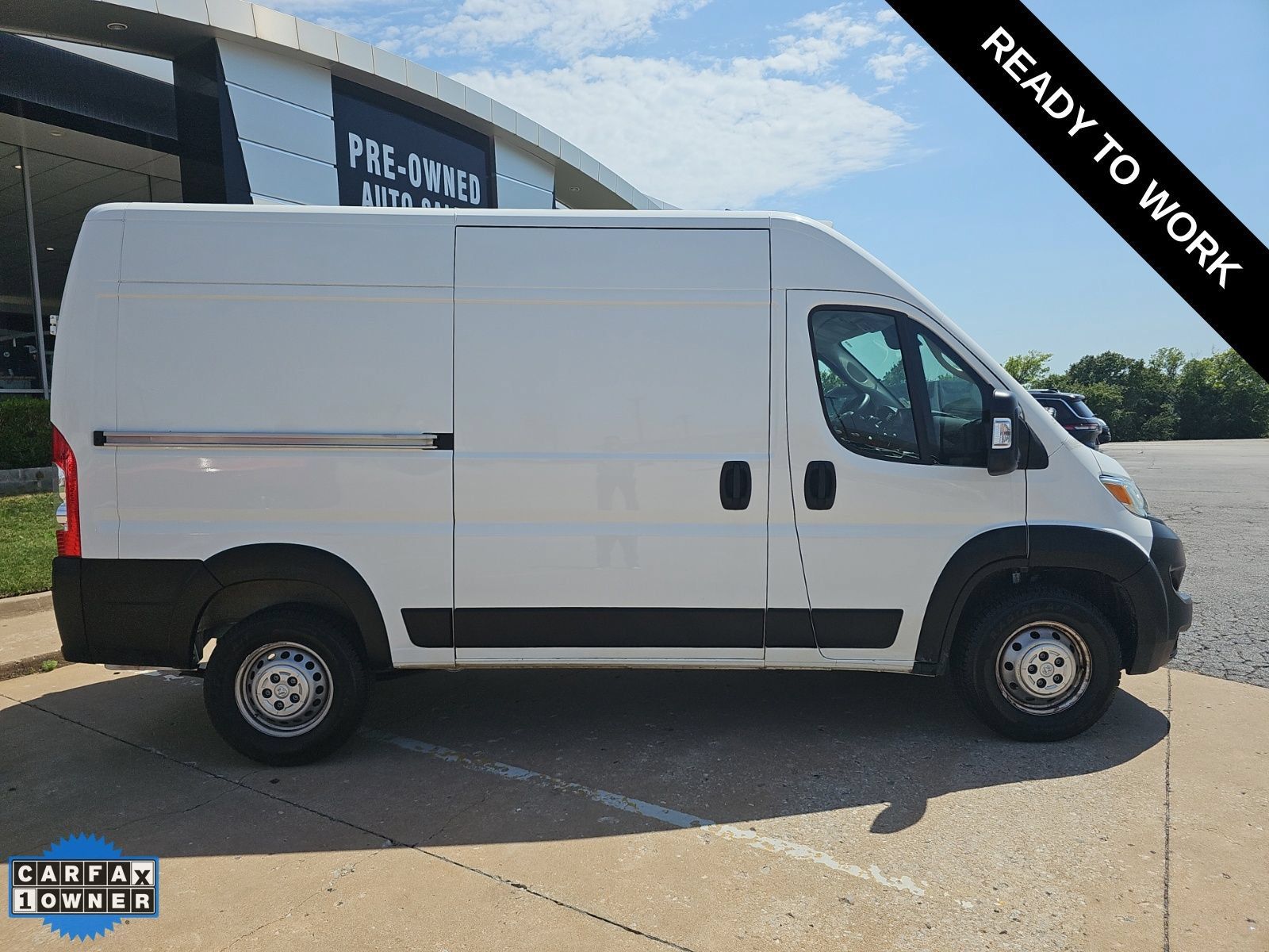 Used 2025 RAM ProMaster 2500 w/ Convenience Group FWD image 2