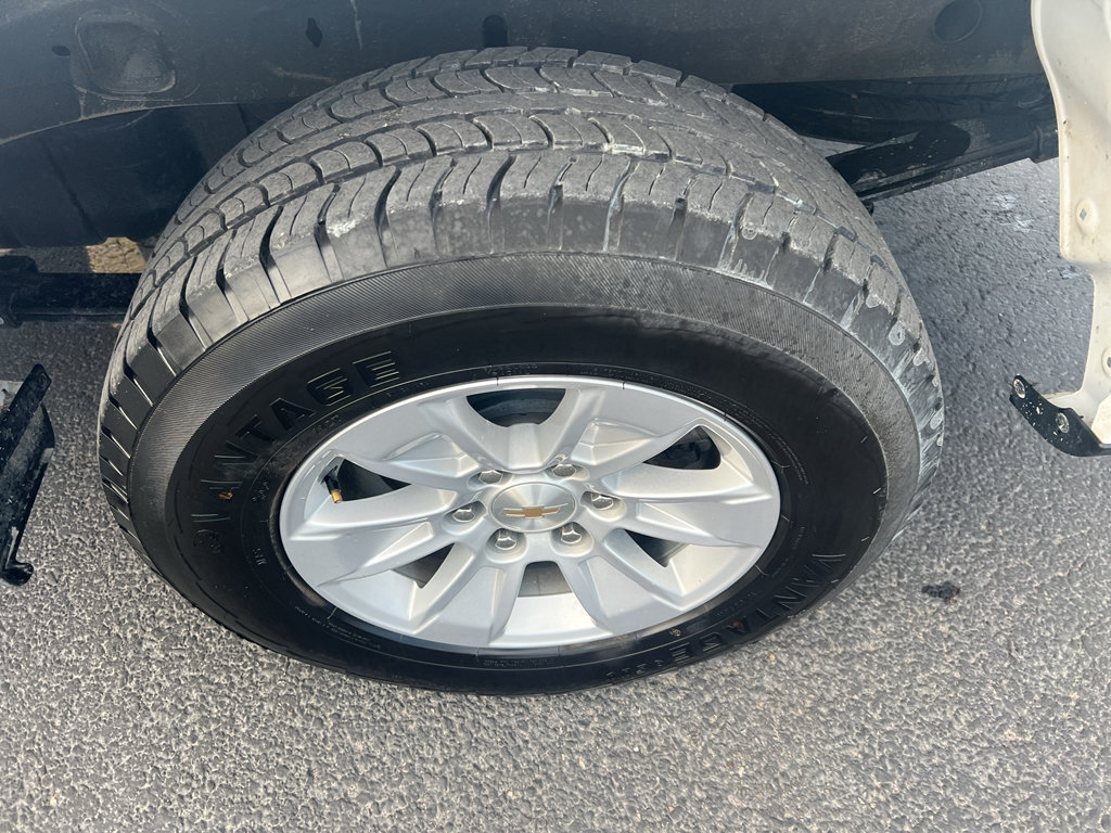 Used 2025 Chevrolet Silverado 1500 LT AWD/4WD image 6