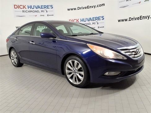 Used 2011 Hyundai Sonata SE image 3