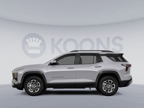 New 2026 Chevrolet Equinox LT image 2