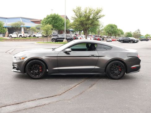 Used 2017 Ford Mustang Coupe image 24