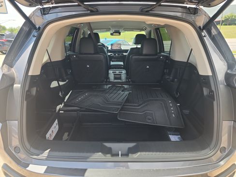 Used 2025 Honda Pilot EX-L image 10