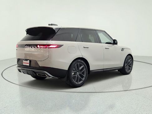 Used 2025 Land Rover Range Rover Sport SE AWD/4WD image 5
