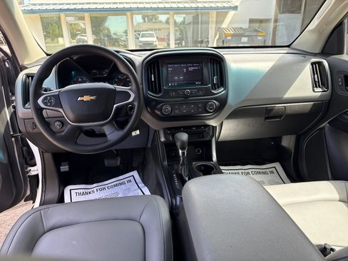 Used 2022 Chevrolet Colorado W/T w/ WT Convenience Package AWD/4WD image 12