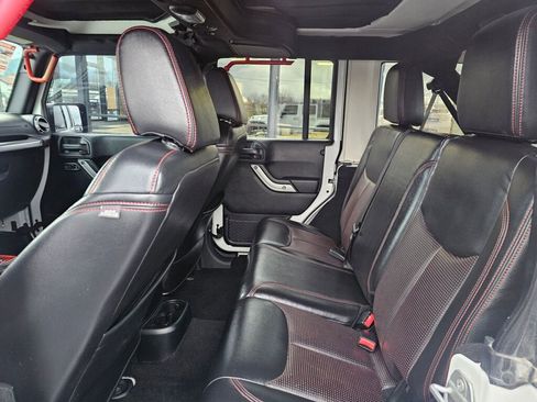 Used 2018 Jeep Wrangler Unlimited Sahara image 13