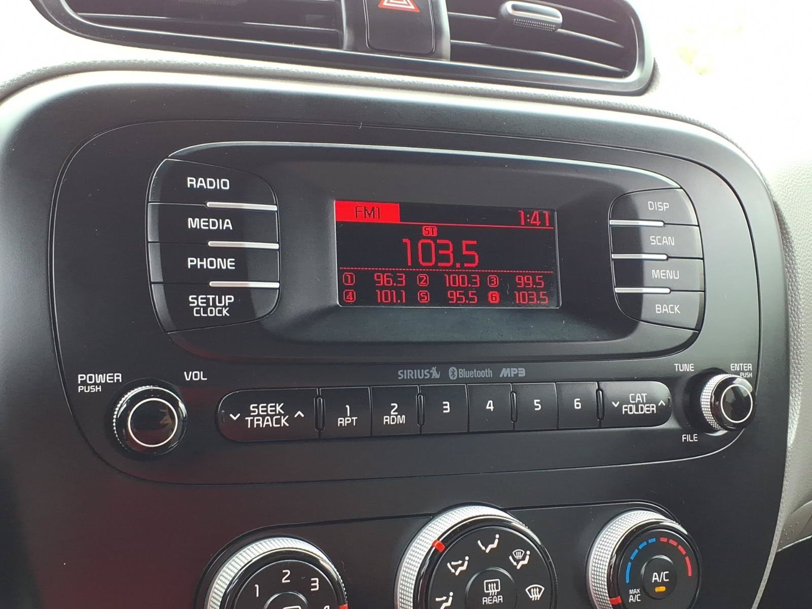 Used 2015 Kia Soul FWD image 10
