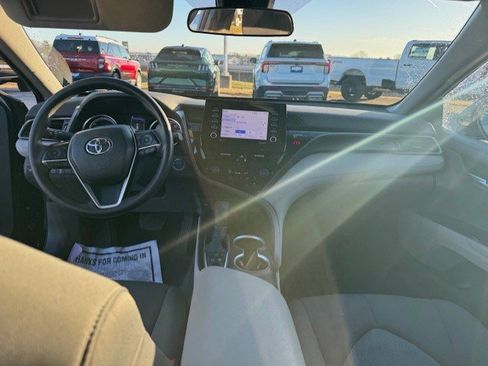 Used 2022 Toyota Camry LE image 25