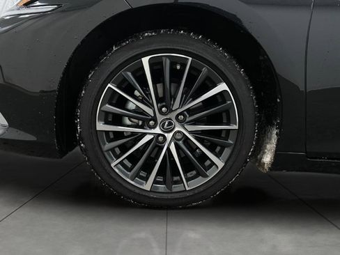 Certified 2025 Lexus ES 350 w/ Premium Package image 13