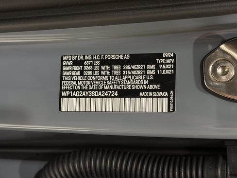 Certified 2025 Porsche Cayenne GTS AWD/4WD image 62