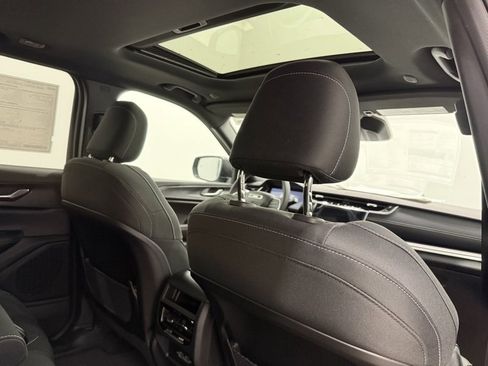 New 2025 Jeep Grand Cherokee Laredo X image 12