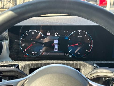 Used 2023 Mercedes-Benz CLA 250 4MATIC image 40