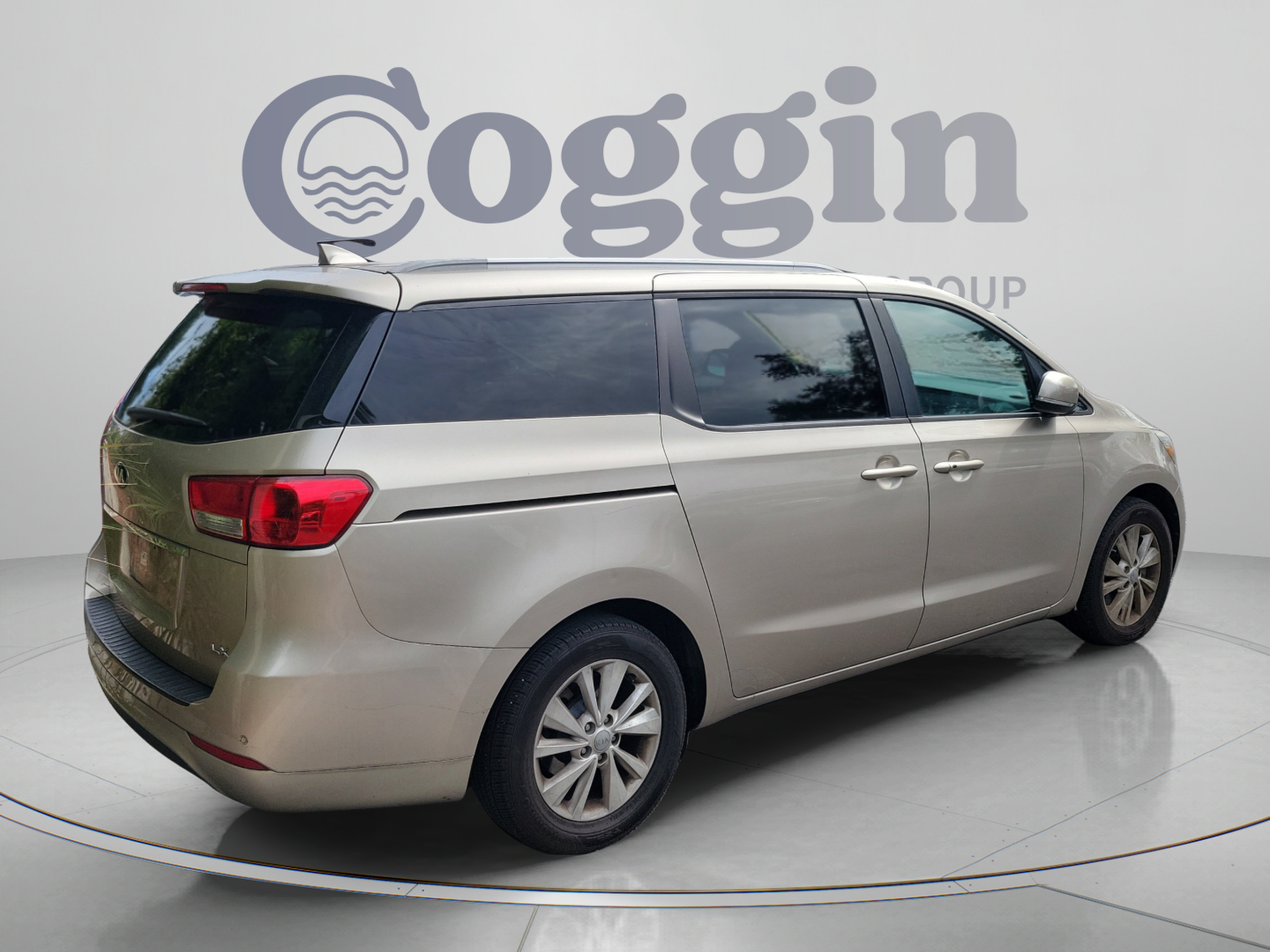 Used 2017 Kia Sedona LX w/ LX Essentials Premium Package FWD image 5