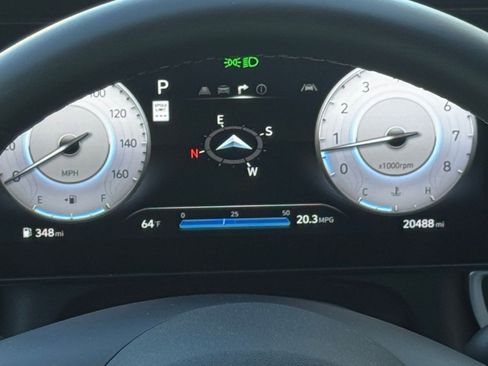 Used 2025 Hyundai Elantra Limited image 42