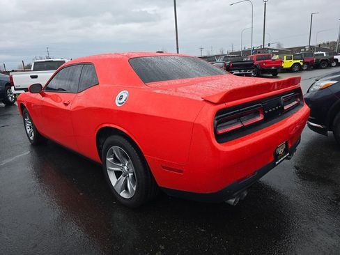 Used 2020 Dodge Challenger SXT image 5