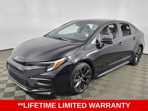 Used 2024 Toyota Corolla SE image 3