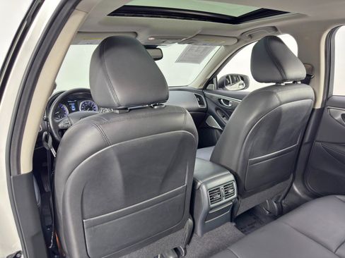 Used 2017 INFINITI Q50 3.0t Premium w/ 3.0T Premium Plus Package image 37