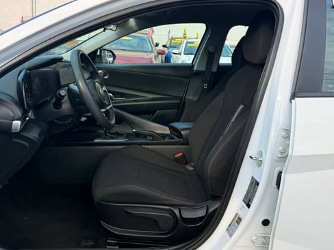 Used 2024 Hyundai Elantra SEL FWD image 12