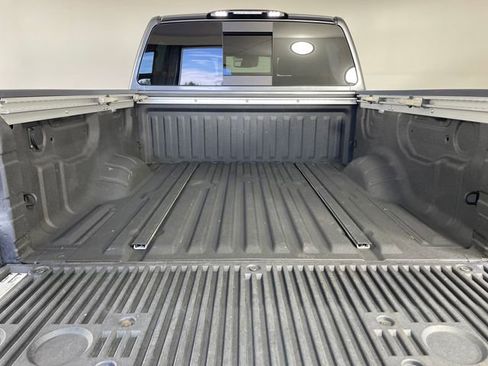 Used 2021 Nissan Titan PRO-4X w/ Pro-4x Convenience Package image 17