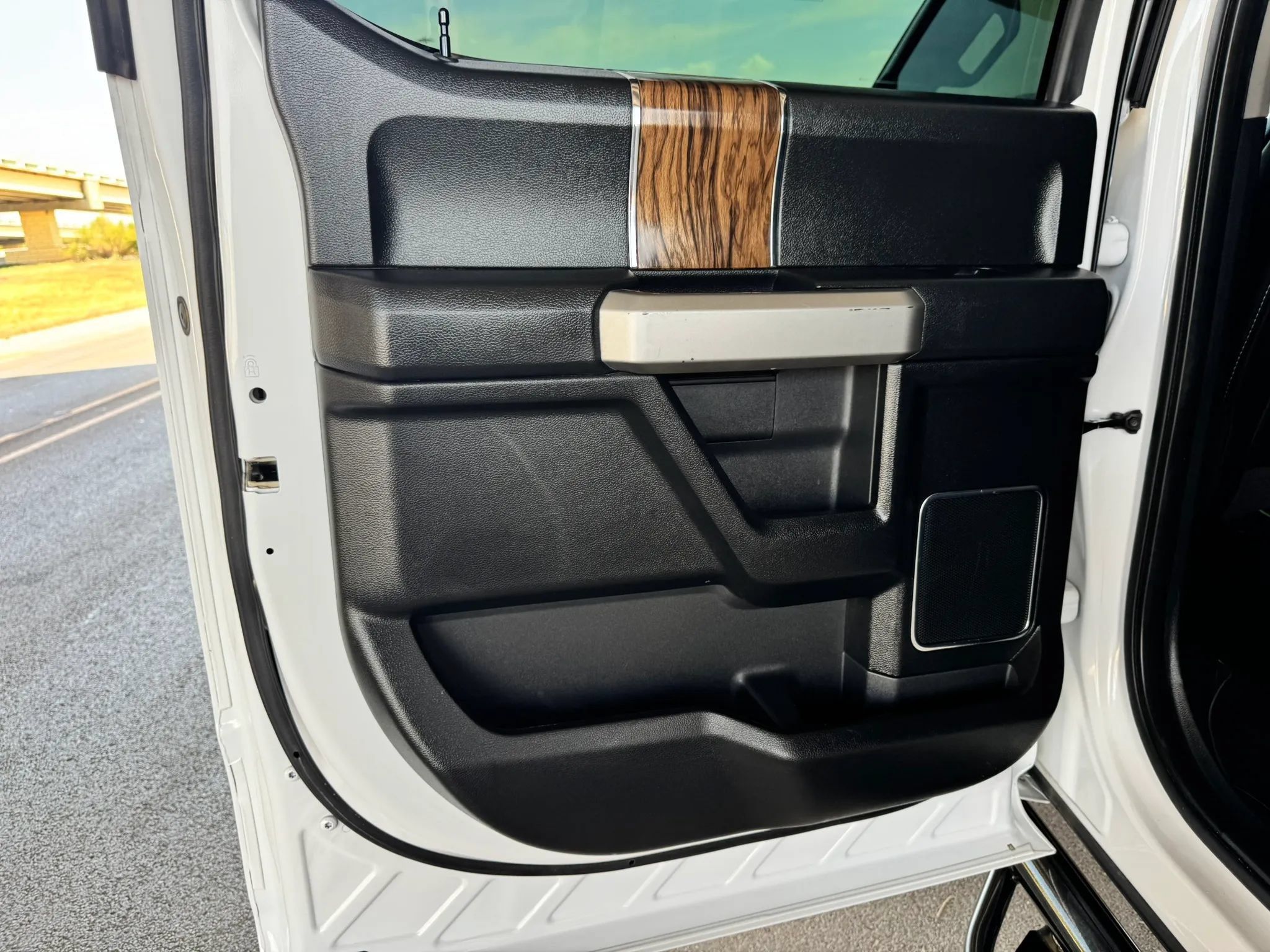 Used 2019 Ford F150 Lariat AWD/4WD image 21