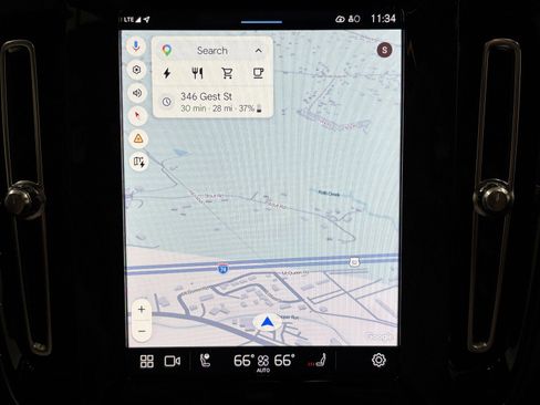 Used 2023 Volvo C40 P8 Recharge Ultimate image 16