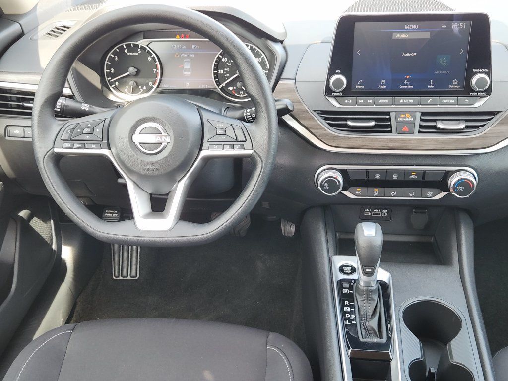 Used 2026 Nissan Altima 2.5 SV FWD image 10