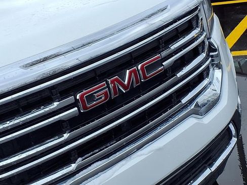 Used 2023 GMC Acadia SLT image 30