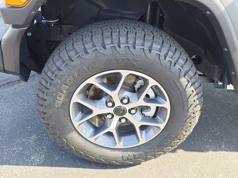 Used 2024 Jeep Wrangler Sport S image 19