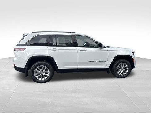 New 2025 Jeep Grand Cherokee Laredo X w/ Trailer Tow Package image 9
