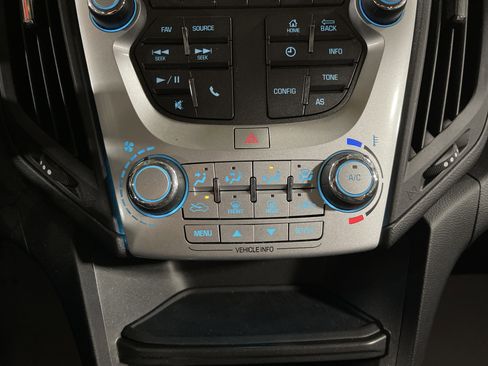 Used 2017 Chevrolet Equinox LS image 23