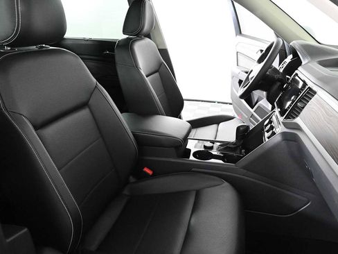 Certified 2023 Volkswagen Atlas SE w/ Panoramic Sunroof Package AWD/4WD image 13