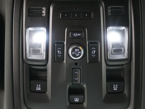 Used 2021 Chevrolet Suburban Premier AWD/4WD image 28