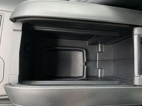 Used 2024 Toyota Highlander XLE FWD image 26