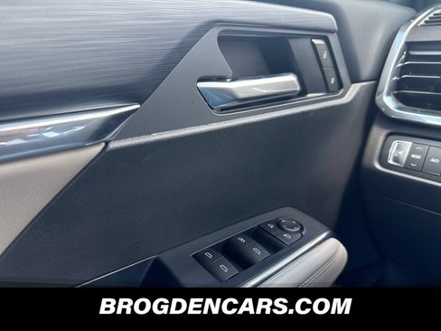 New 2026 GMC Acadia Elevation w/ Elevation Premium Package AWD/4WD image 9