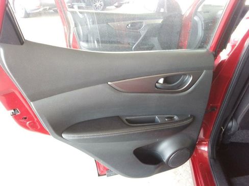 Used 2018 Nissan Rogue Sport S image 18