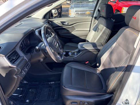 Used 2022 GMC Acadia AT4 w/ Technology Package image 11