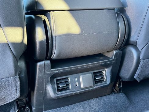 Used 2025 Chevrolet Silverado 2500 LT w/ Convenience Package image 15