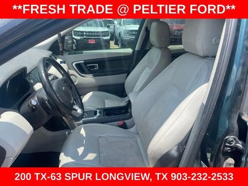 Used 2017 Land Rover Discovery Sport SE AWD/4WD image 12