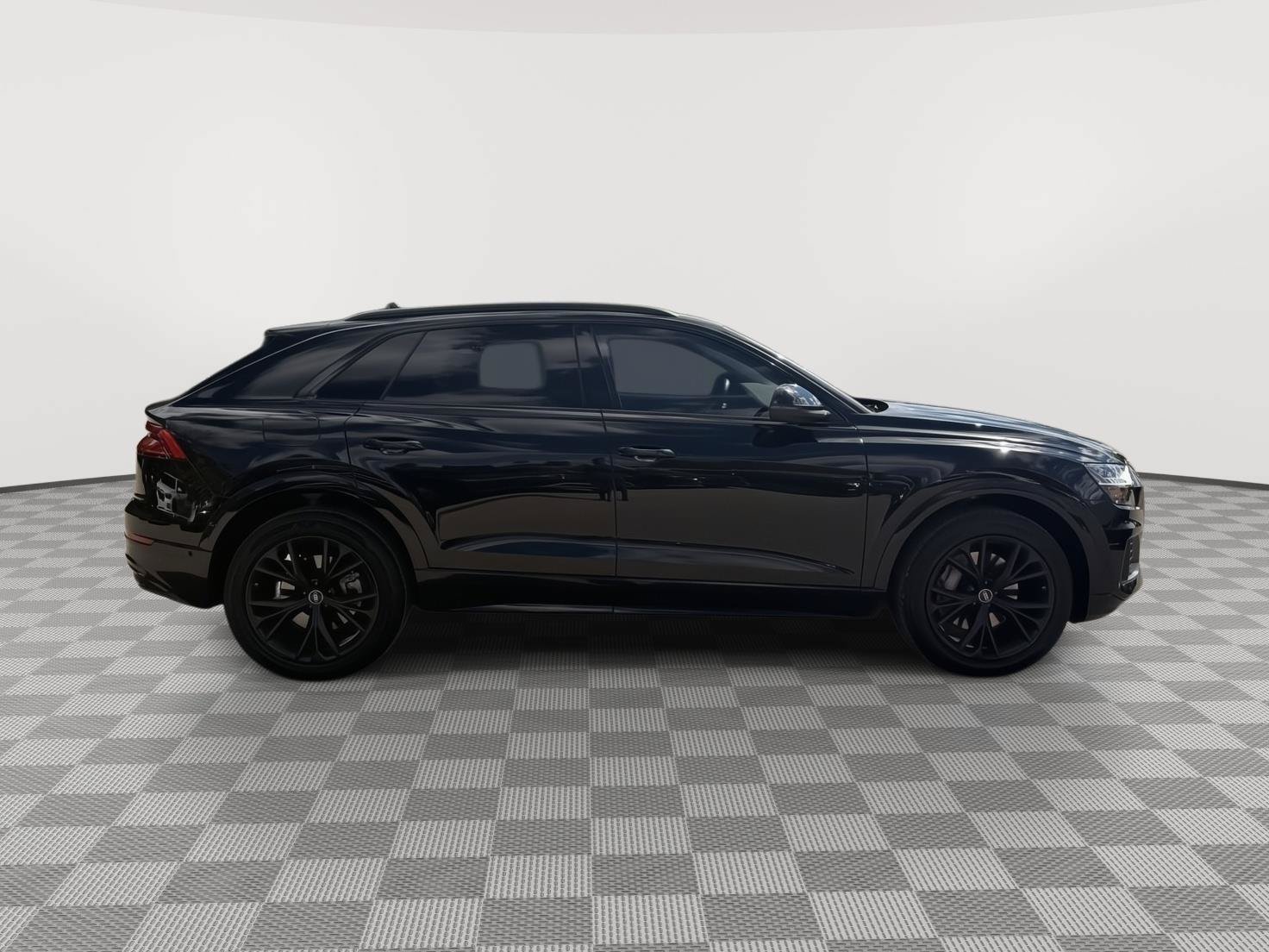 Used 2023 Audi Q8 Premium w/ Convenience Package AWD/4WD image 7