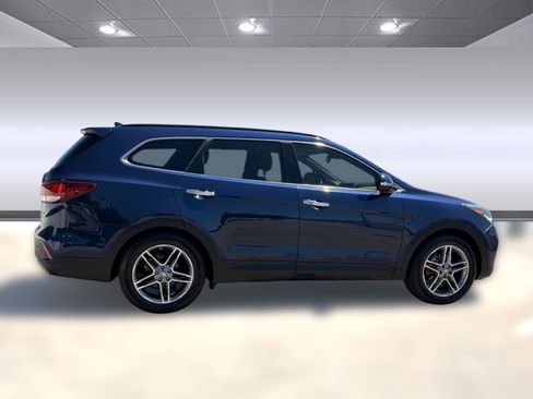 Used 2017 Hyundai Santa Fe SE w/ Cargo Package FWD image 6