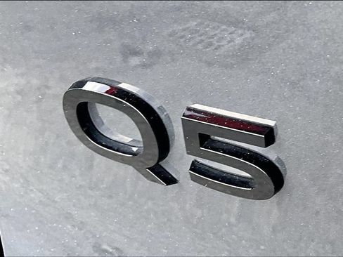 Used 2025 Audi Q5 Premium w/ Convenience Package AWD/4WD image 24