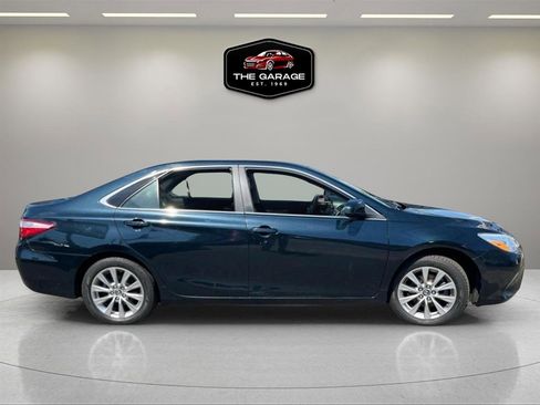Used 2016 Toyota Camry XLE w/ Moonroof Package FWD image 5