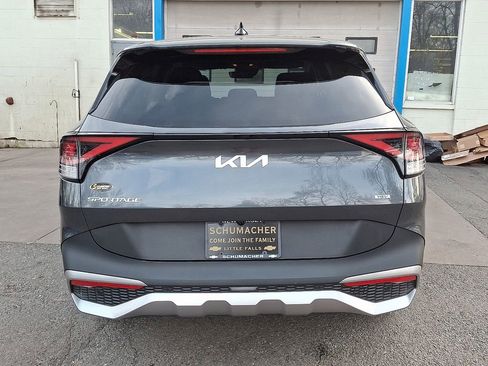 Used 2023 Kia Sportage LX image 7