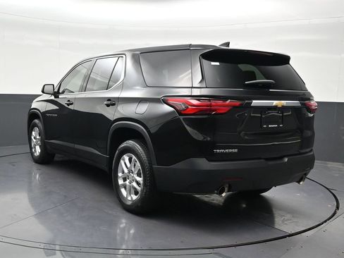 Used 2023 Chevrolet Traverse LS FWD image 3