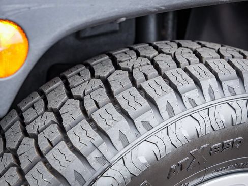 Used 2018 Jeep Wrangler Sport AWD/4WD image 9