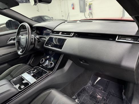 Used 2019 Land Rover Range Rover Velar R-Dynamic SE image 17